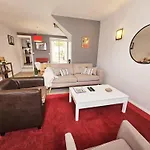 Maison De Confortable Avec Cour Interieure Semesterbostad Angoulême