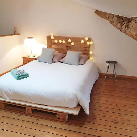 Maison De Confortable Avec Cour Interieure Feriehus