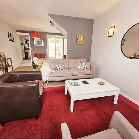 Maison De Confortable Avec Cour Interieure Tatil Evi Angoulême