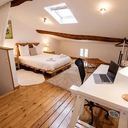 Prázdninový dům Maison De Confortable Avec Cour Interieure