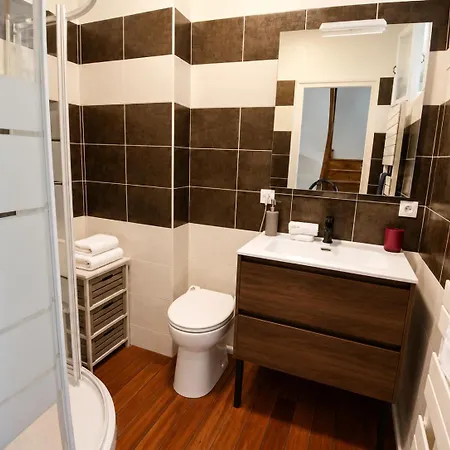 Prázdninový dům Maison De Confortable Avec Cour Interieure *