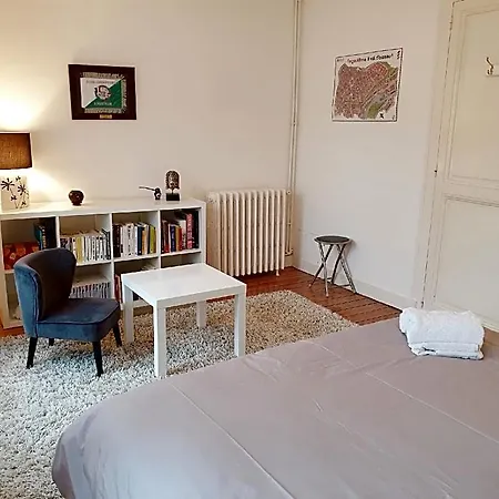 Maison De Confortable Avec Cour Interieure Nyaraló