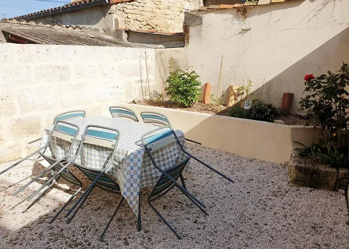 Holiday home Maison De Confortable Avec Cour Interieure *