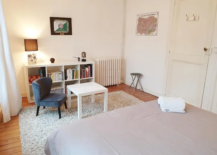 Holiday home Maison De Confortable Avec Cour Interieure Angouleme